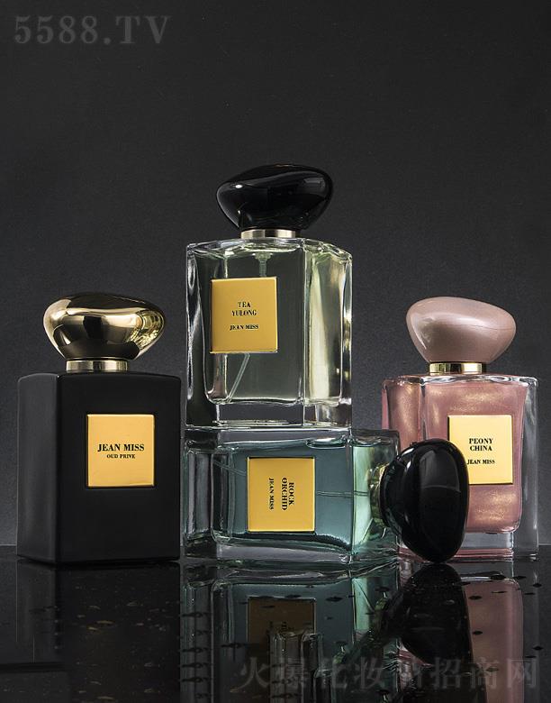 �㽭�G�һ��yƷ���޹�˾��С���������Ůʿ��ˮ