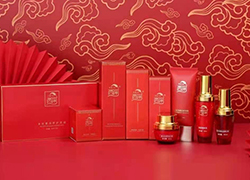 瑞蛇迎春，福滿人間，西采清顏愿你萬事如意春意盎然！