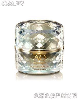 ����AQ���;�_�E��˪