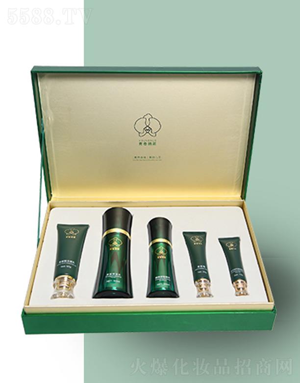 �ഺ�{˹��ɫ�M�@�`��ϵ��