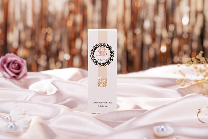 漢王珍草青春煥彩亮顏美肌水 漢王珍草青春煥彩亮顏美肌水