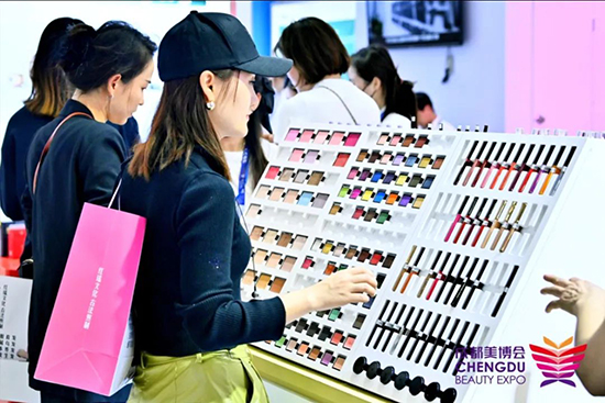 點(diǎn)燃破局與新生,成都美業(yè)博覽會(huì)引爆美業(yè) 點(diǎn)燃破局與新生,成都美業(yè)博覽會(huì)引爆美業(yè)