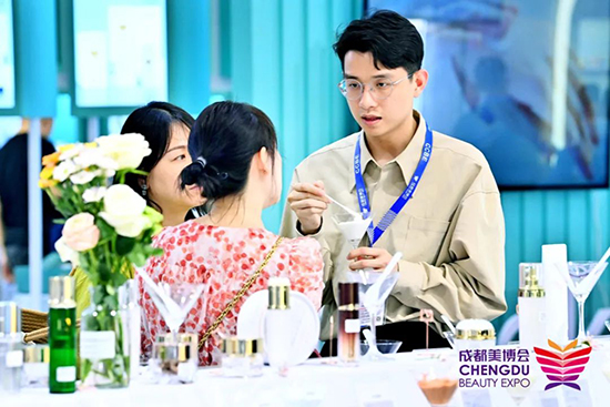 點(diǎn)燃破局與新生,成都美業(yè)博覽會(huì)引爆美業(yè) 點(diǎn)燃破局與新生,成都美業(yè)博覽會(huì)引爆美業(yè)