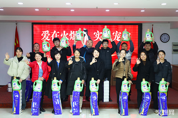 �펽�`���A������(m��ng)�»����𱬾W(w��ng)��T���l(f��)��Ů��(ji��)�YƷ��